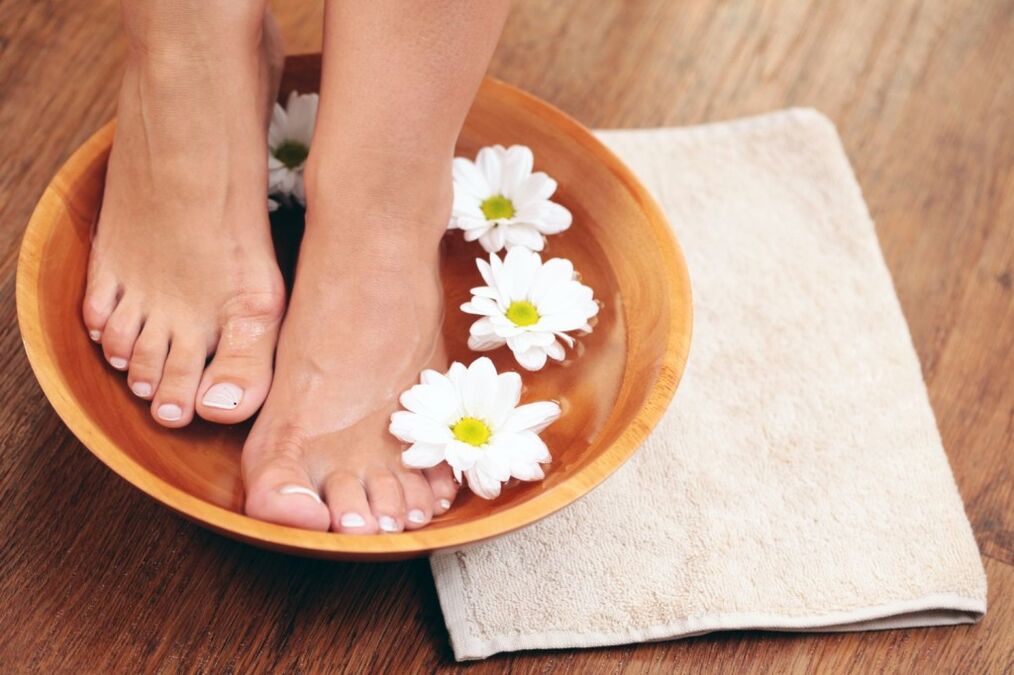 bain de pieds pour mycose des ongles