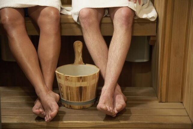 Il est facile d'attraper des mycoses des ongles des pieds dans les bains publics